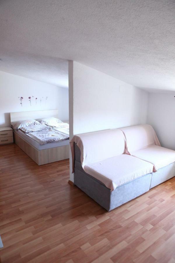 Apartmani Petricevic Vodice Eksteriør billede